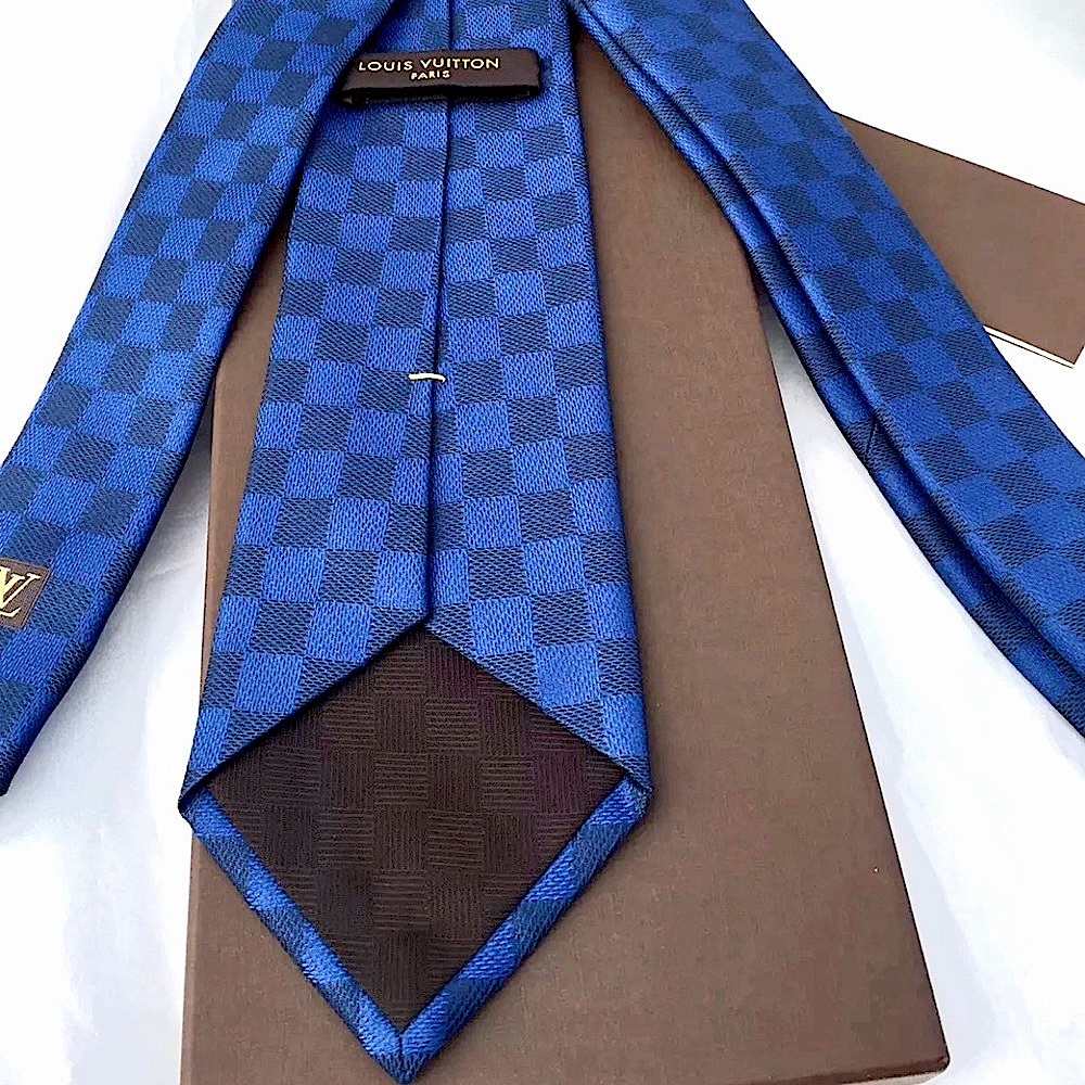 🎁LV HOLIDAY 26’🎁💯LOUIS VUITTON DAMIER KNIGHT BLUE SPECIAL LIMITED EDITION TIE🔥🎁 - Picture 4 of 13